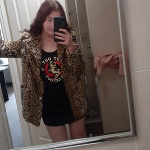 Meet your Posher, Ella